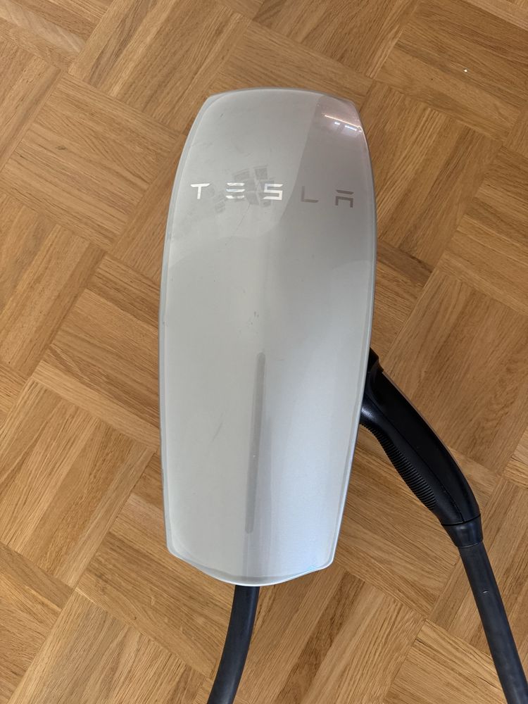 Зарядна станція Tesla Wall Connector Gen2 type 2