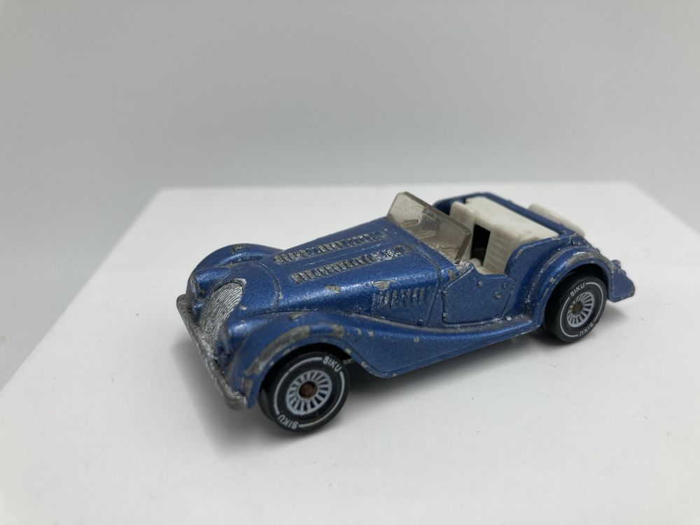 Siku Morgan Plus 8 Cabrio w kolorze niebieskim