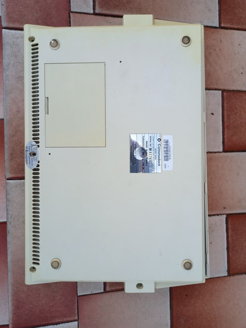 Caixa Commodore amiga 600