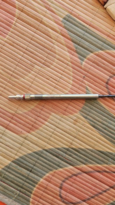 Продам свечи накала Bosch 0 250 403 008 для Мерседеса.