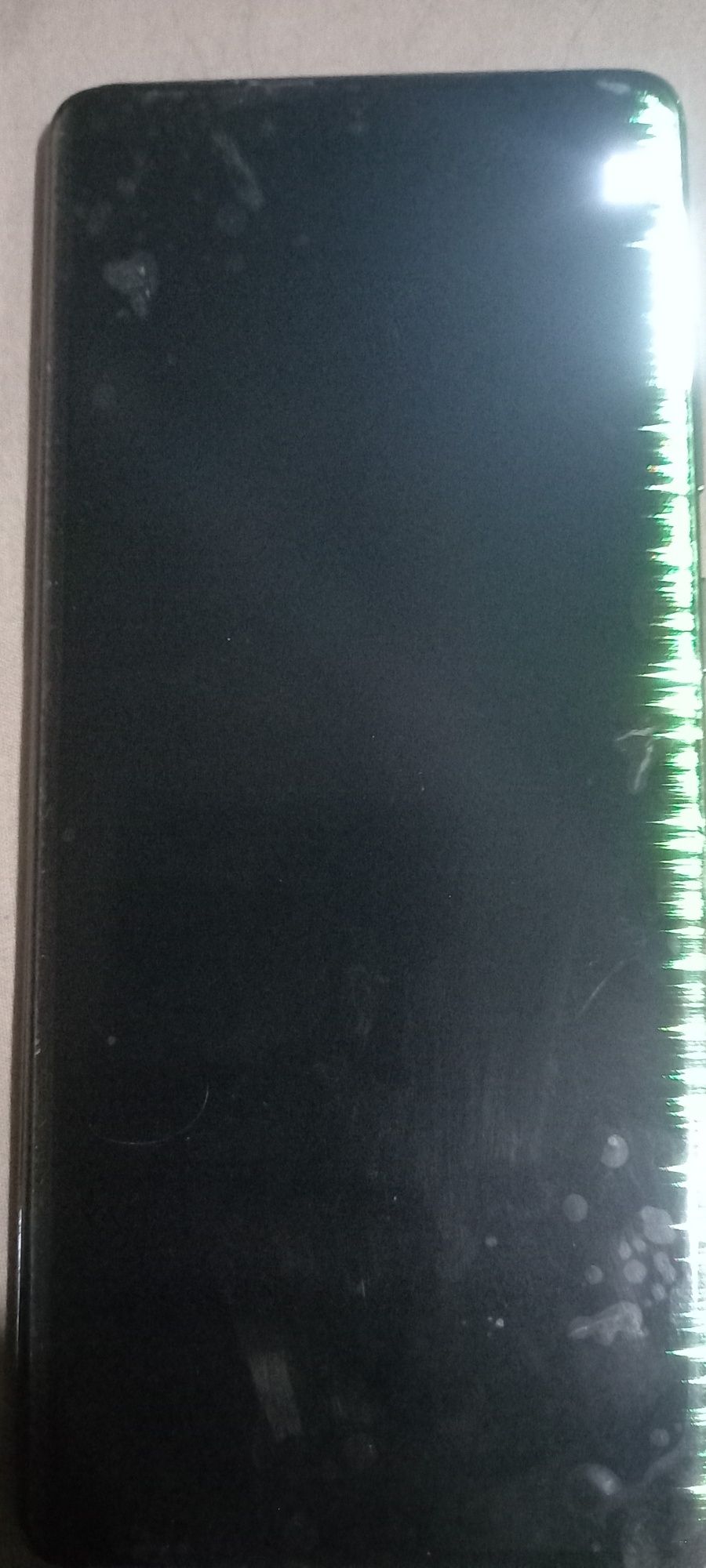 Экран AMOLED Ориг. Oneplus ace 2 pro есть дефектик пользов. Мож Удобно