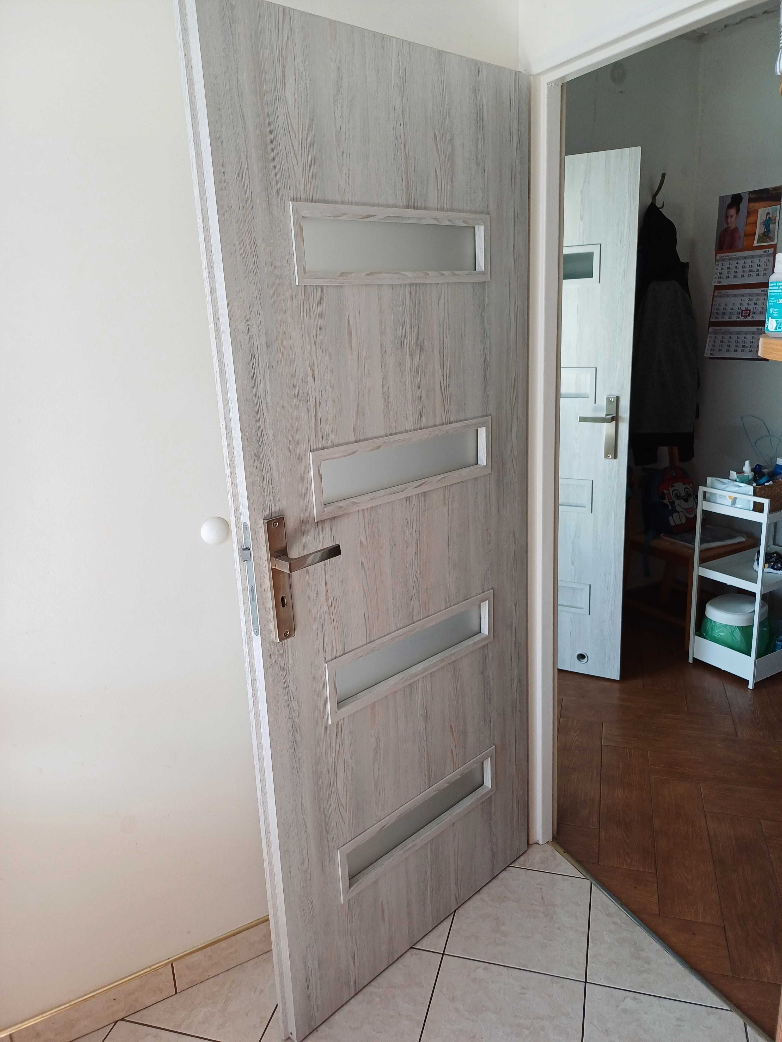 Drzwi przeszklone 60l, 80l