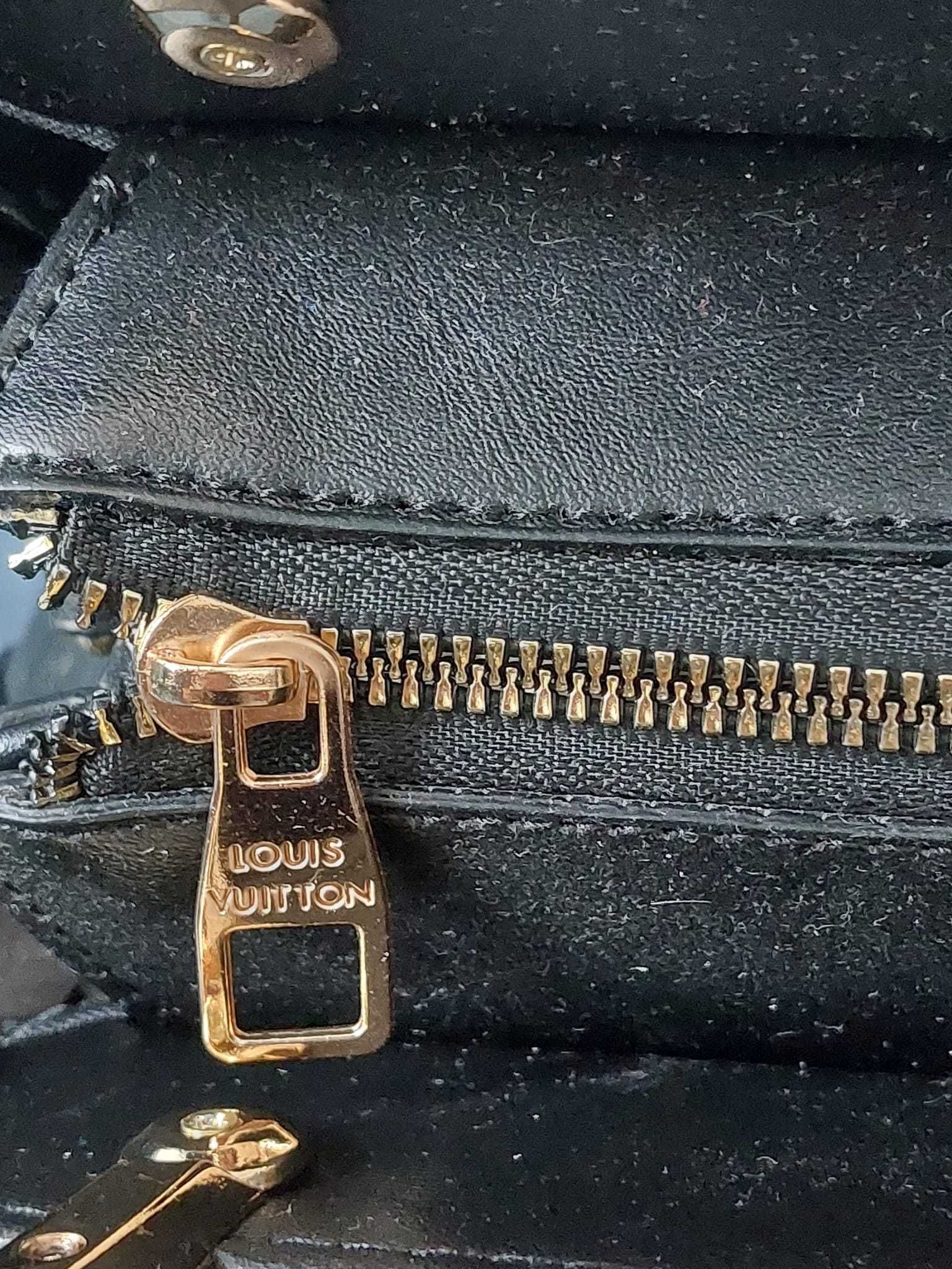 Śliczny kuferek/torebka Louis Vuitton