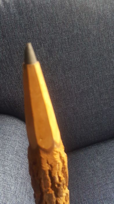 Lápis grande decorativo, artesanato Brasil, tronco madeira e grafite