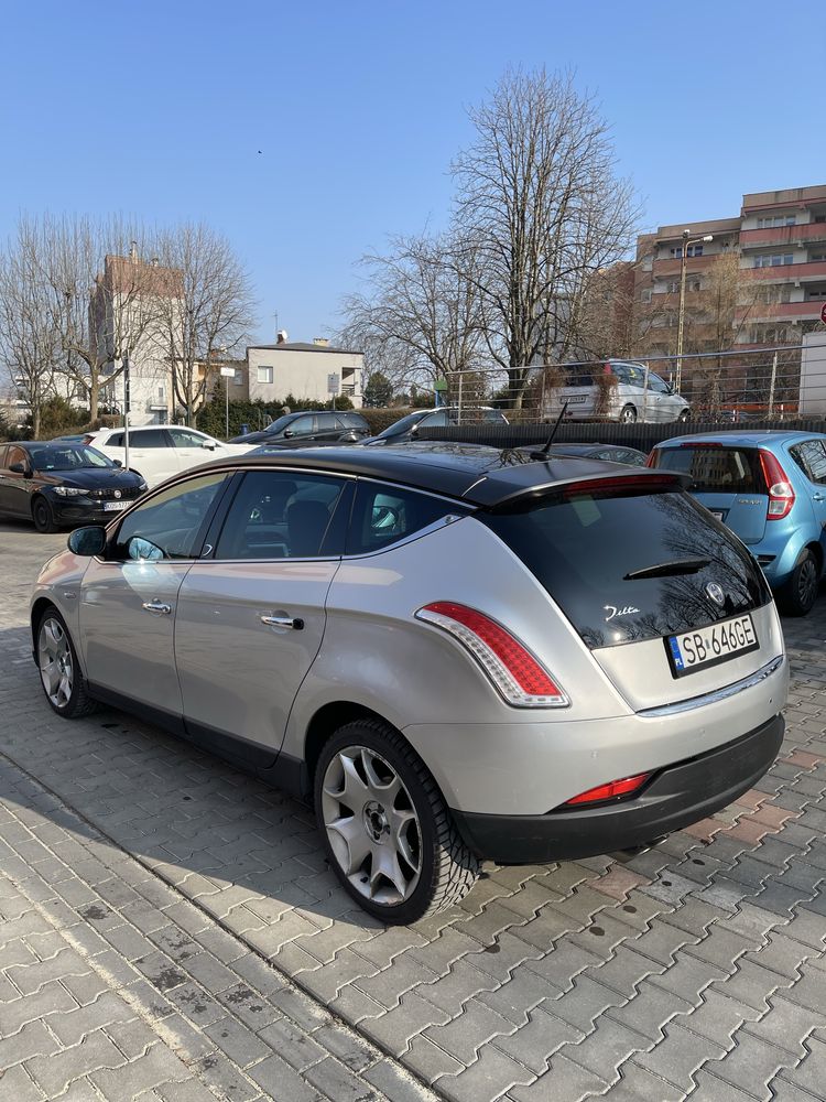 Lancia Delta 1,9 MultiJet niski przebieg