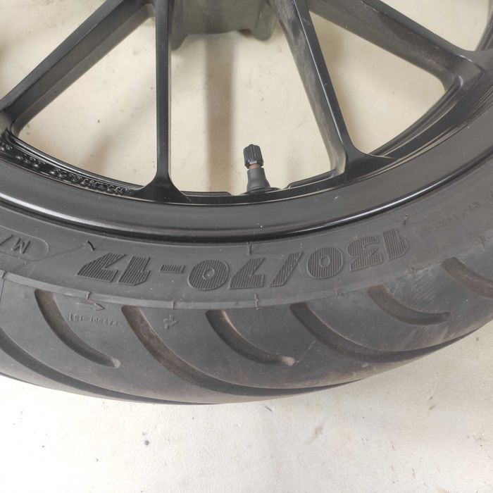 YAMAHA YZF 125 Koło Felga Tylna Tył Opona 130/70-17