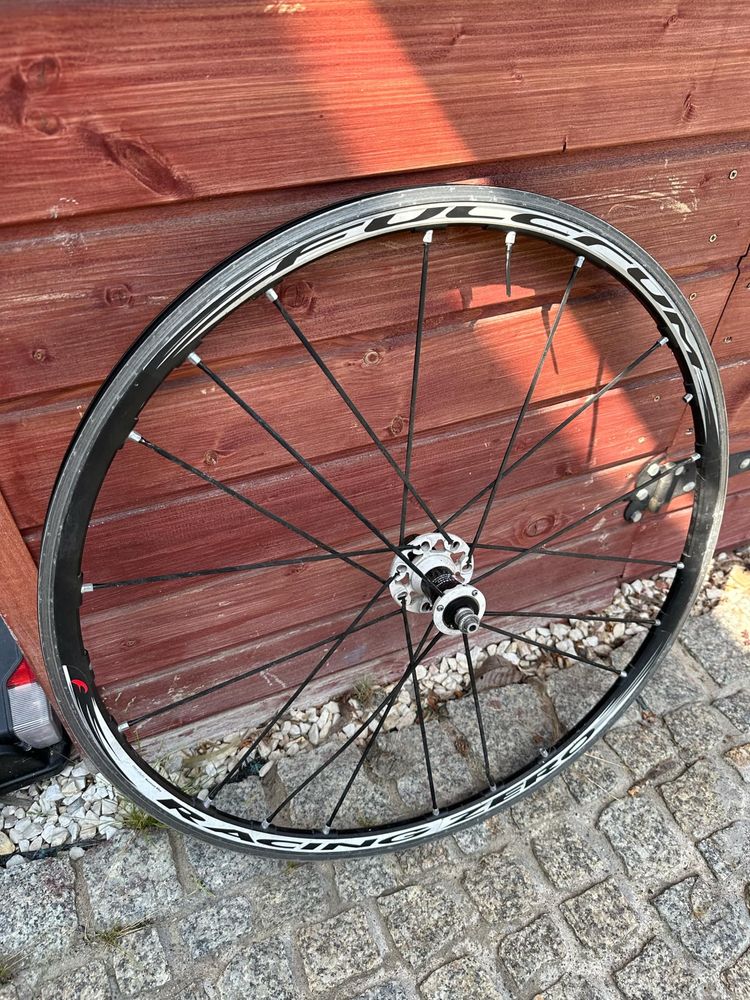 Kolo szosowe Fulcrum Racing Zero uszkodzone