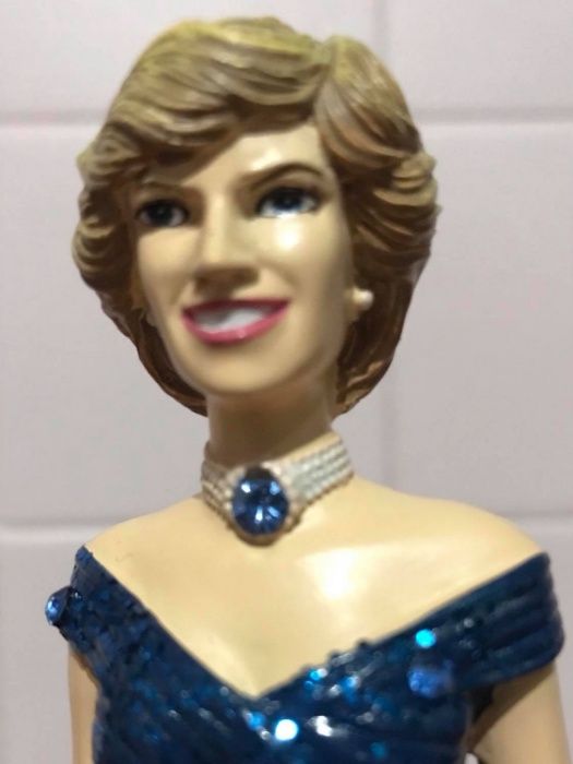 Фигурка статуэтка Принцесса Диана Royal Family Princess Diana скульпт