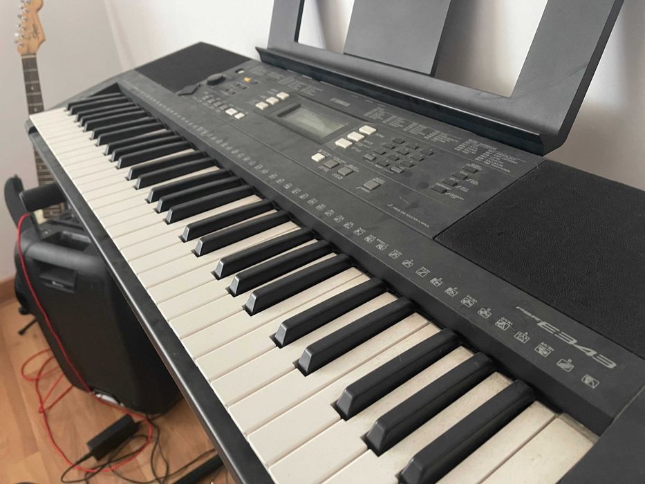 Teclado Yamaha PSR-E343 - Como Novo