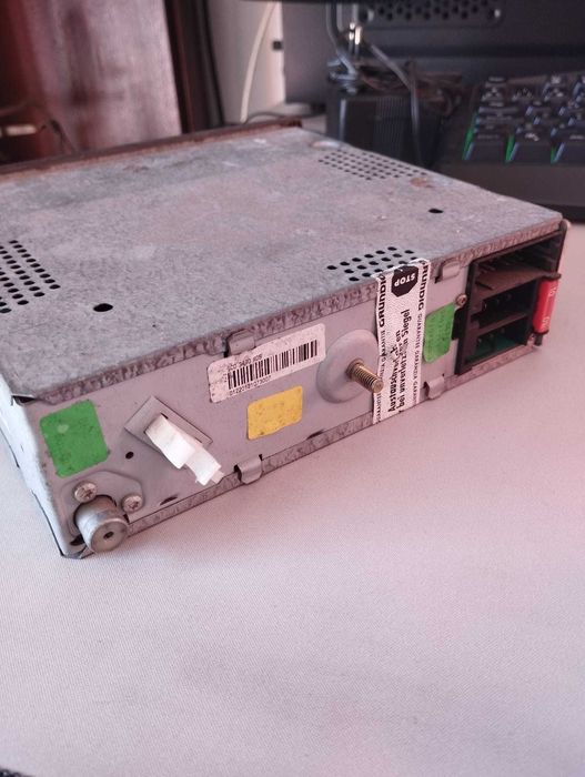 Autorádio Grundig SCD 3490 RDS funcional (Ano 2000)