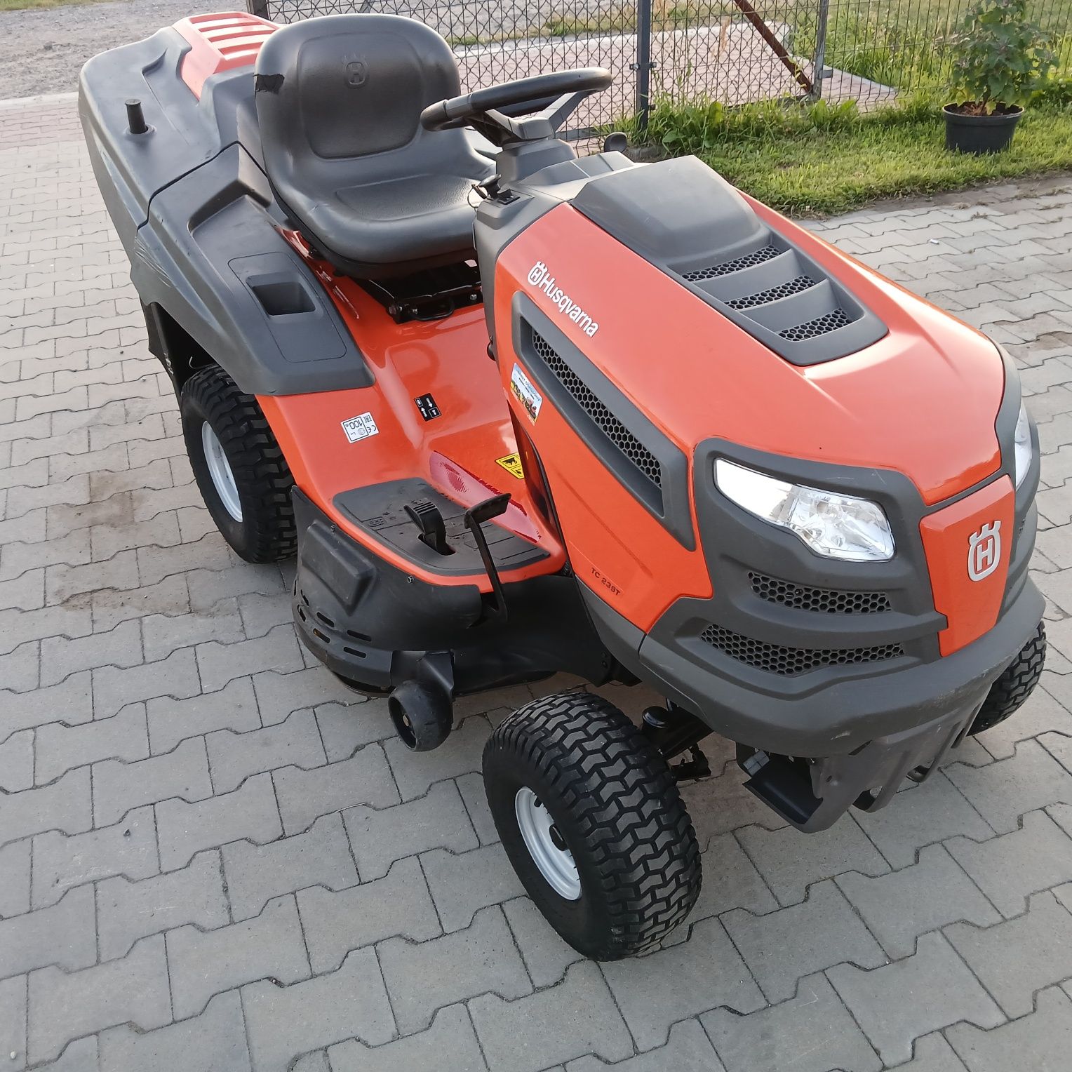 Traktorek kosiarka Husqvarna TC 239T  20km V Dowóz Gwarancj