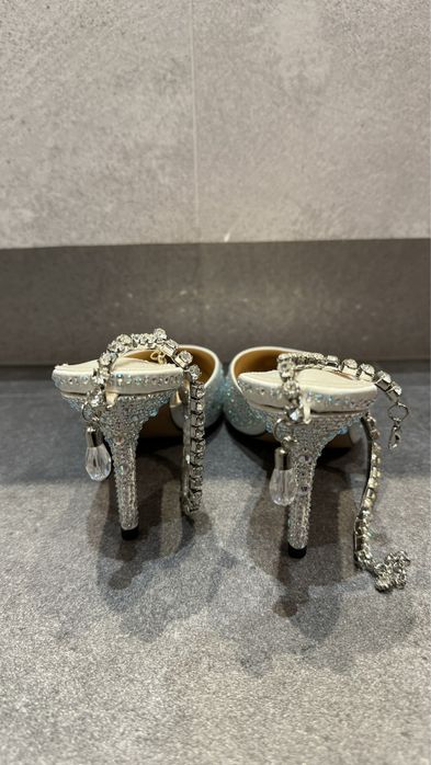 Szpilki.Buty na obcasie. Ślubne.