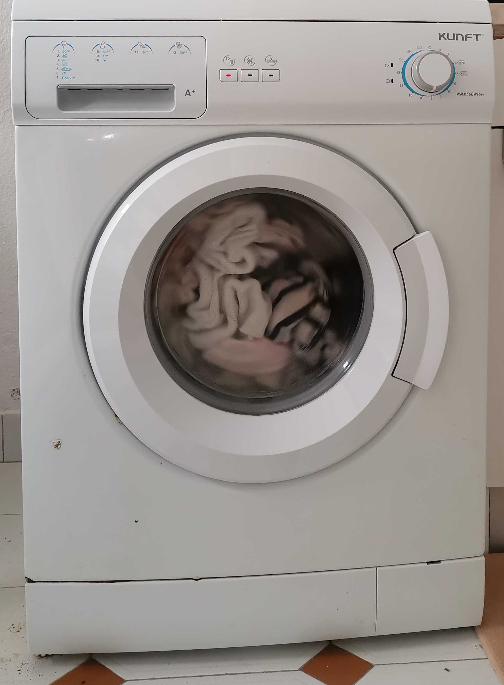 Maquina de lavar roupa