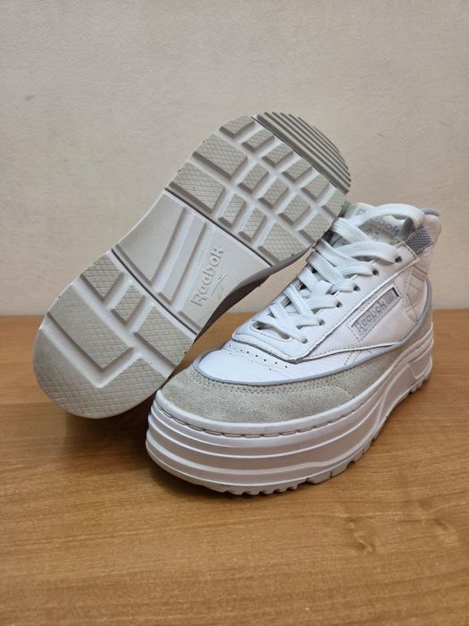 Кросівки Reebok, оригінал, з коробкою, в гарному стані, без нюансів