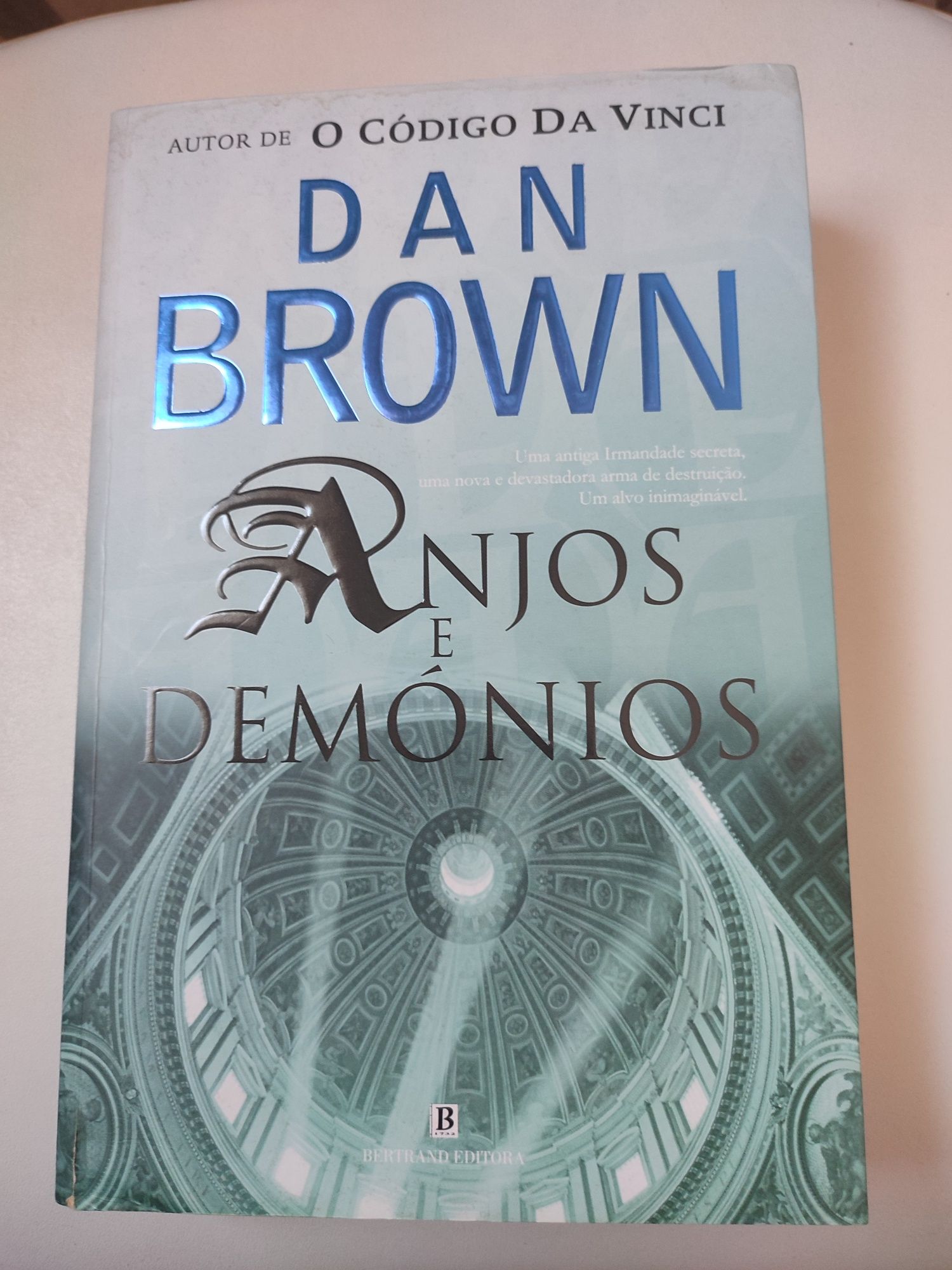 Anjos e Demónios de Dan Brown