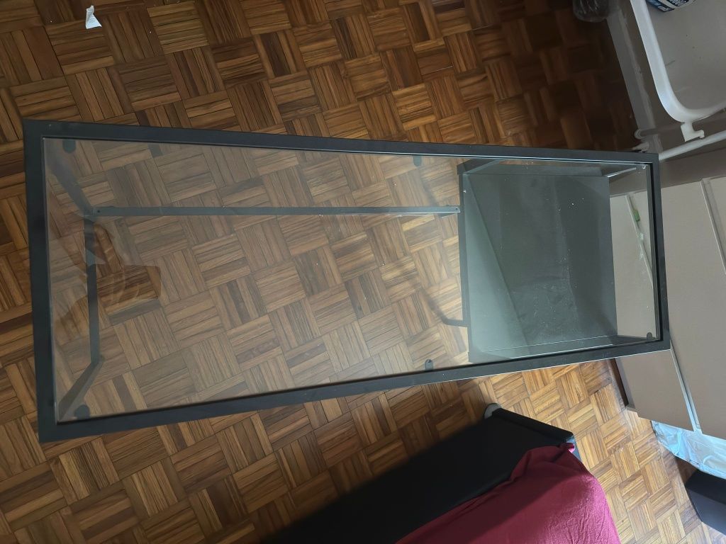 Secretaria de vidro para portátil