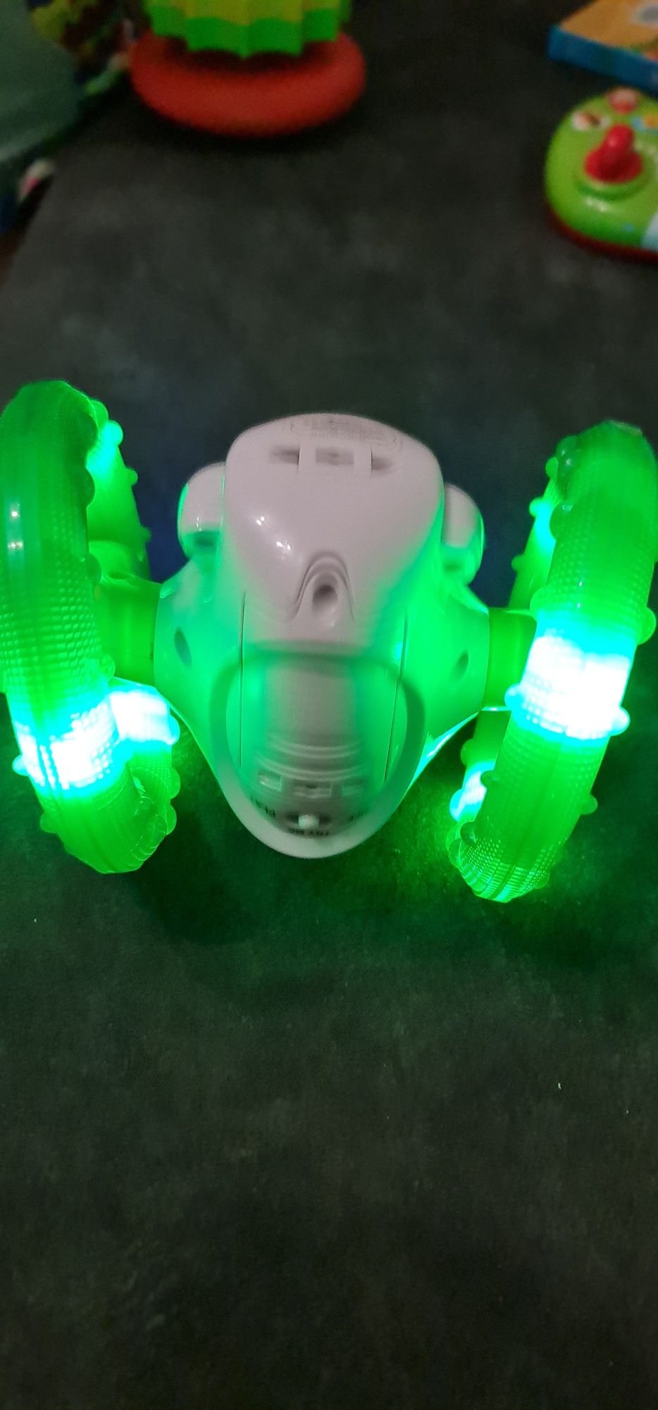 Zabawka robot raczkowanie chodzenie