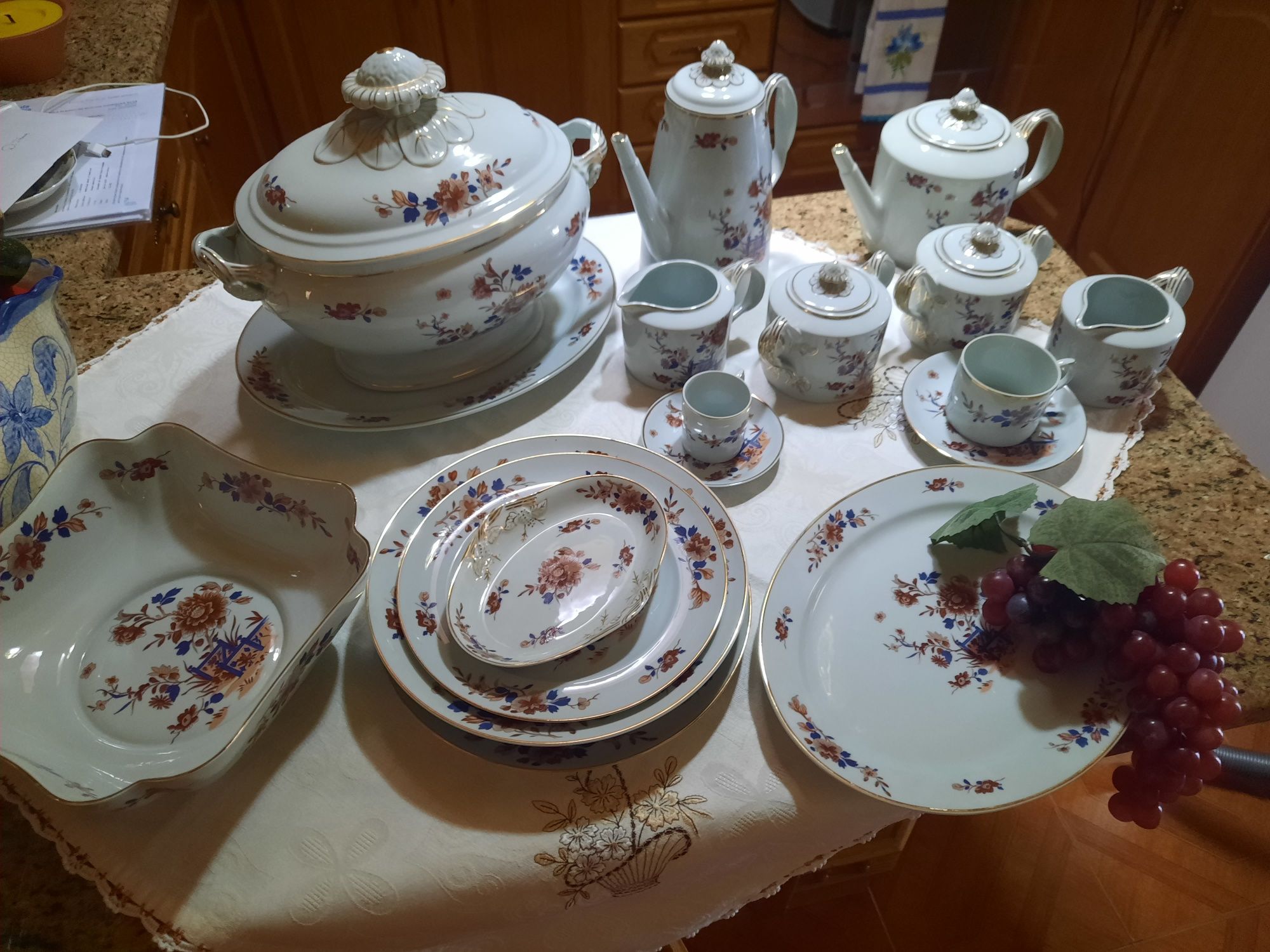 Serviço de jantar completo.