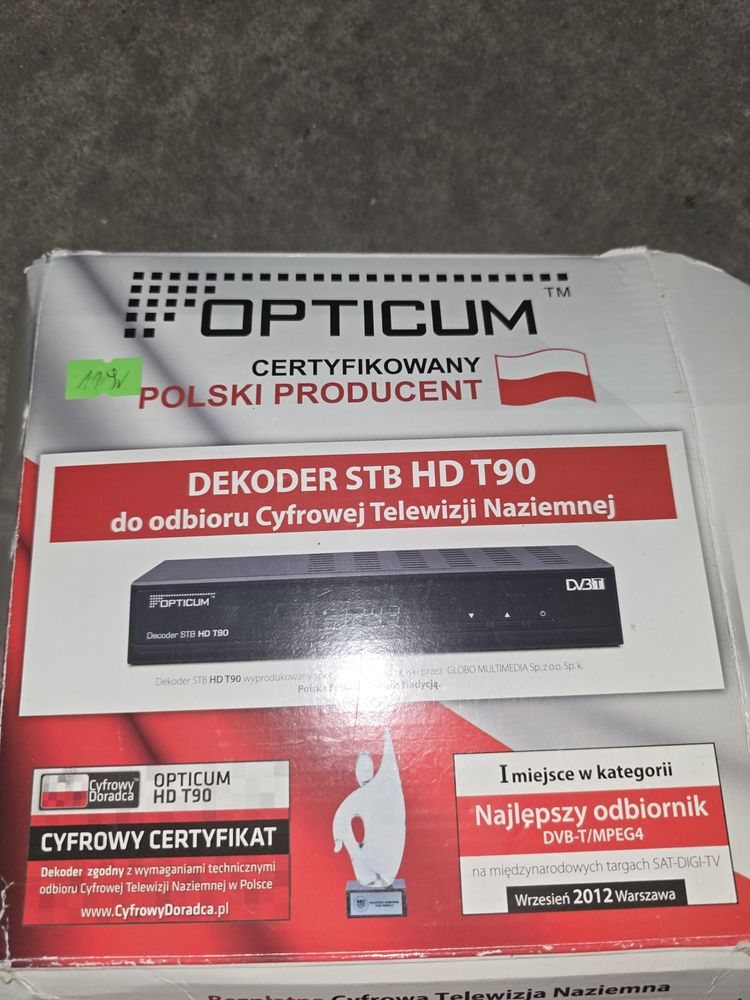 Dekoder tv z okablowaniem
