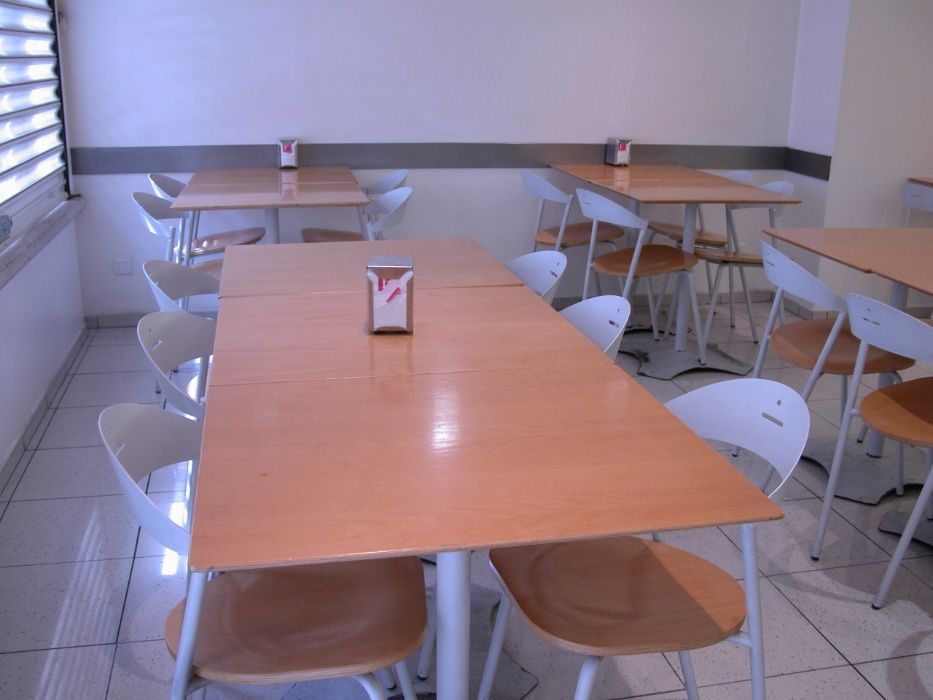 Mesas e cadeiras para restaurante