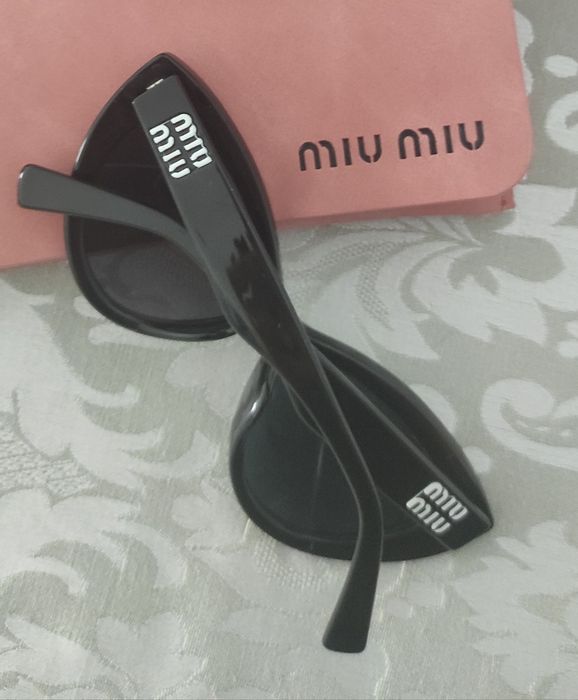 Óculos Miu Miu preto