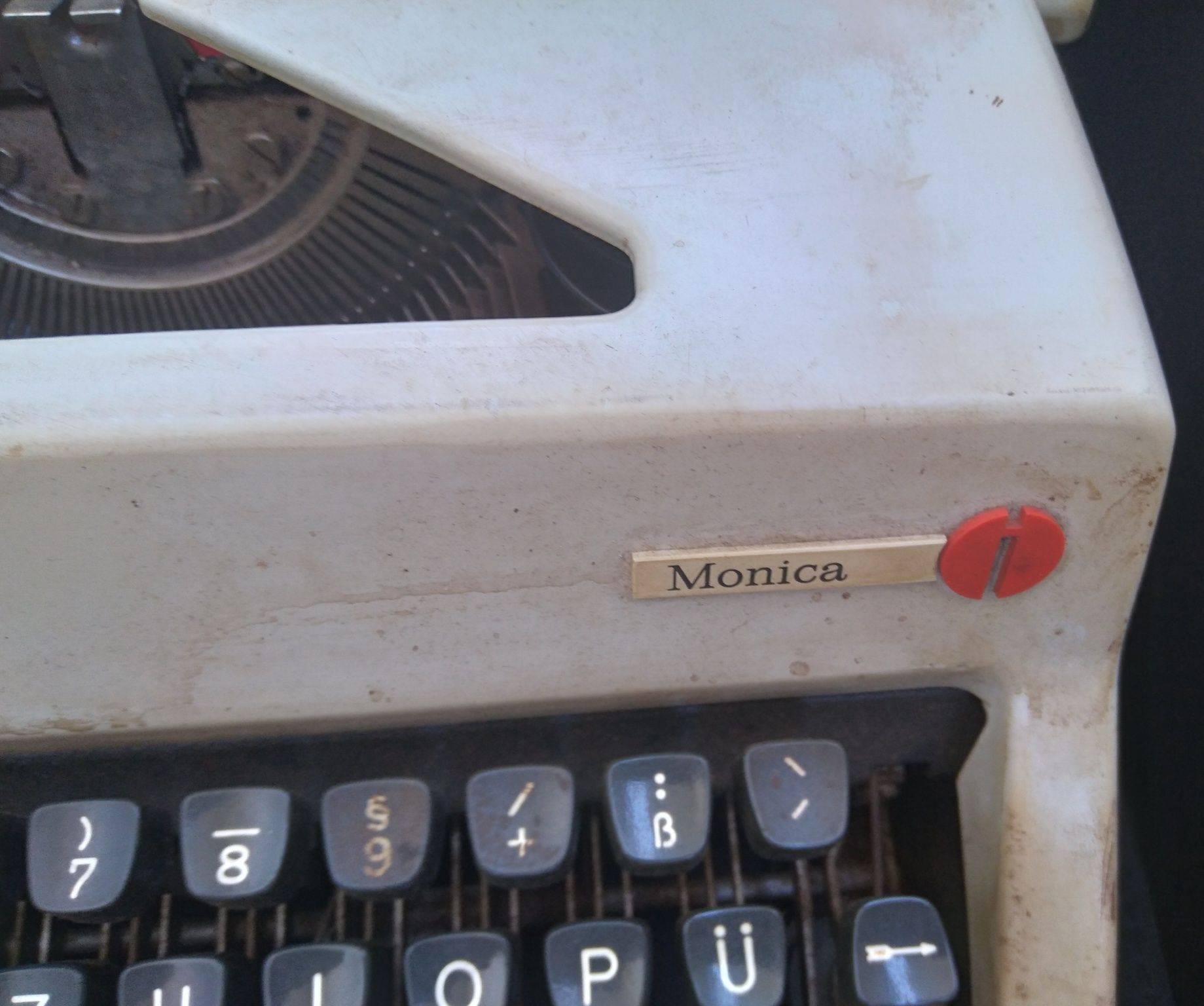 Maszyna do pisania Olympia Monica Germany Prl