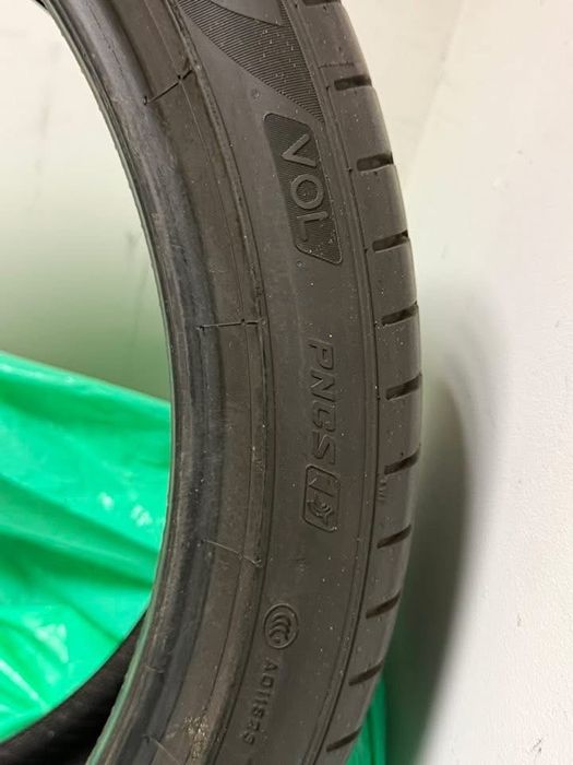 Opny Pirelli P Zero 245/40 R21 Volvo V90 Cross Country