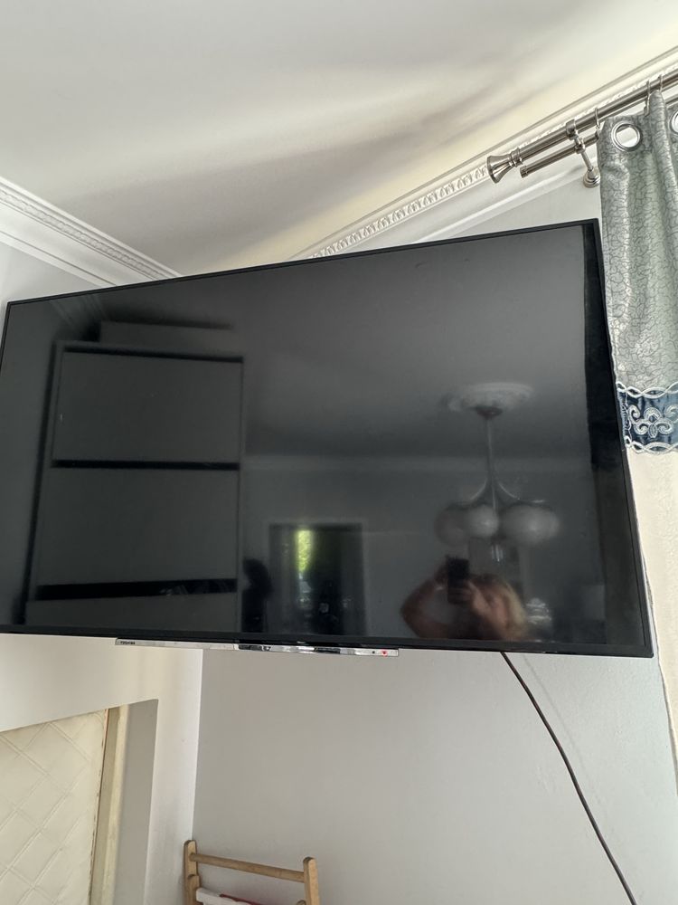 Tochiba telewizor 65”