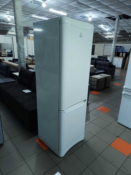 Двокамерний холодильник Indesit BH18.025