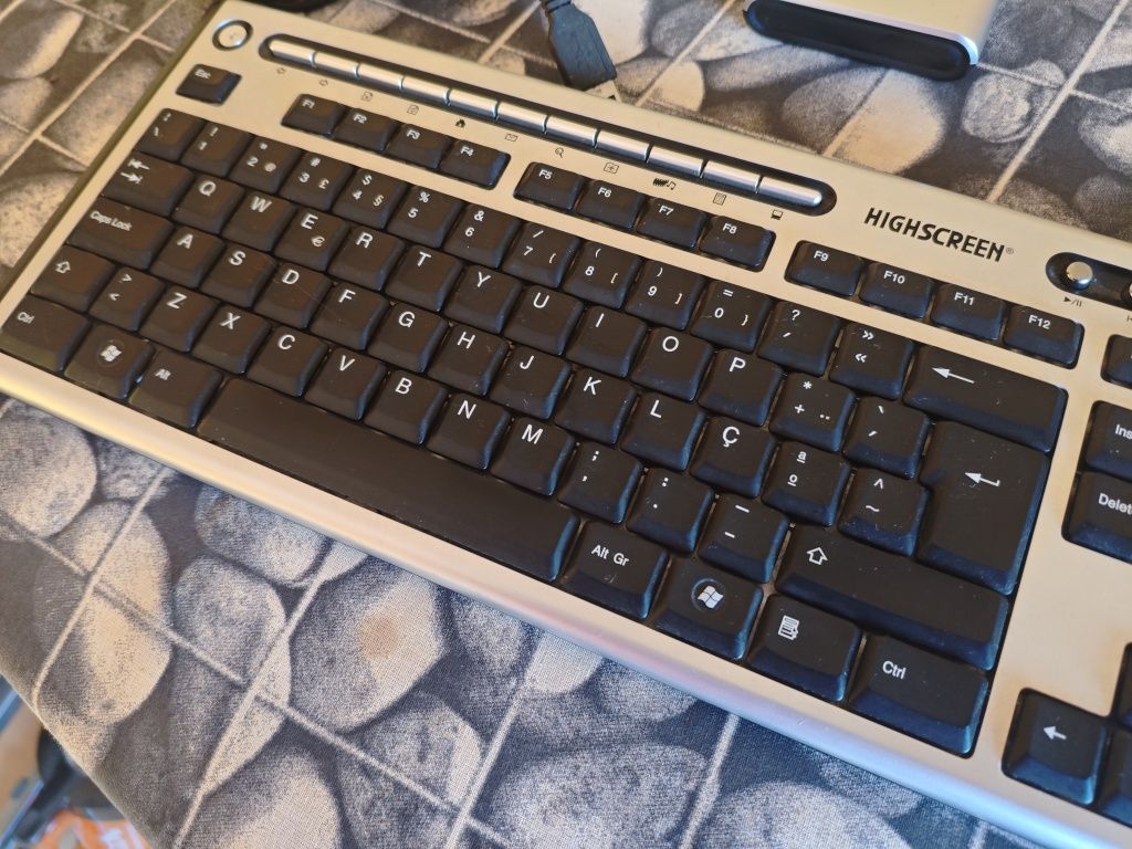 Vendo Conjunto Rato+Teclado HIGHSCREEN KG-0570