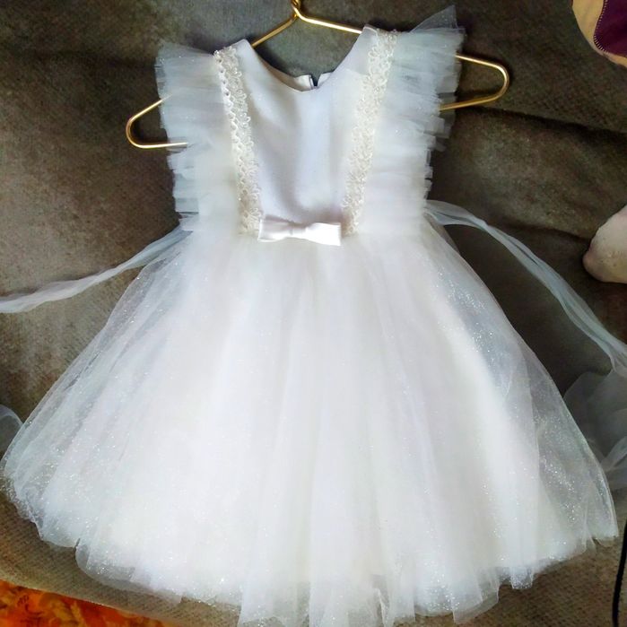 Сукня на свято для дівчинки