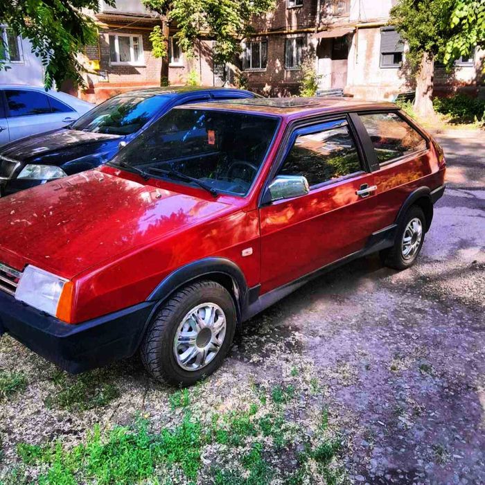 Продам машину  достойную