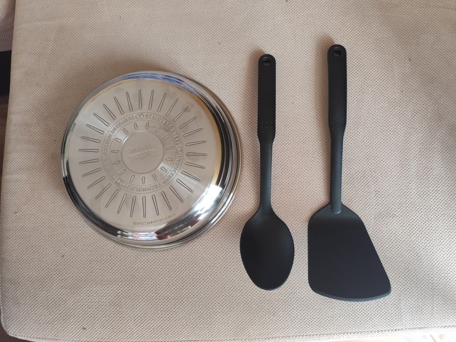 Patelnia Tefal Ingenio emotion 22 cm gratis łyżka lub szpatułka
