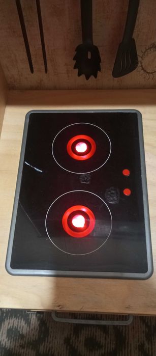 Дитяча кухня із дерева