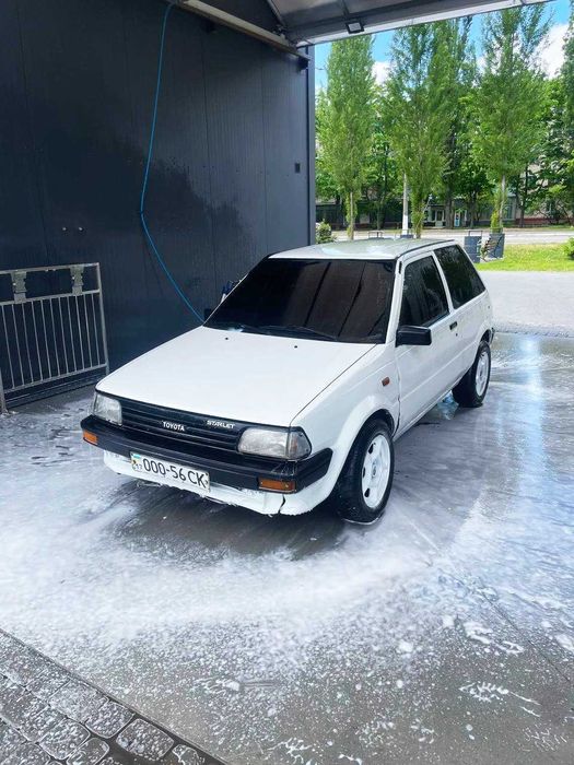 Тойота "Старлет"
за ціною двигуна.