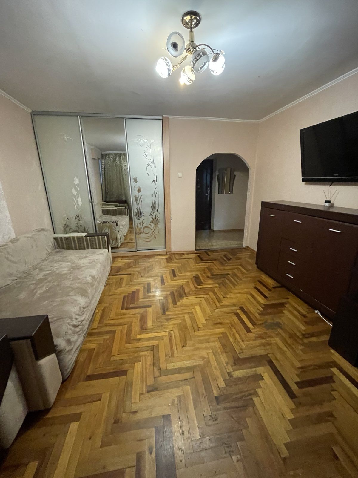 Продажа 1-к, Бородинский мкр-н, ул. Д. Вишневецкого (Ладожская), дом 1