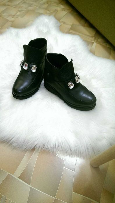 Кожаные женские зимние ботинки