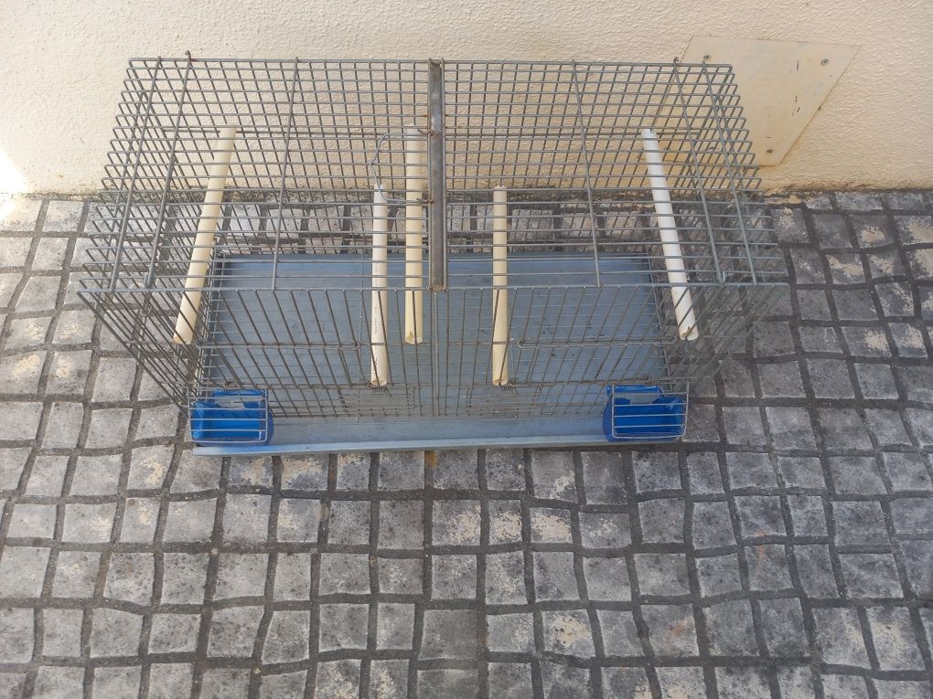 Gaiolas  para  os  passaros.