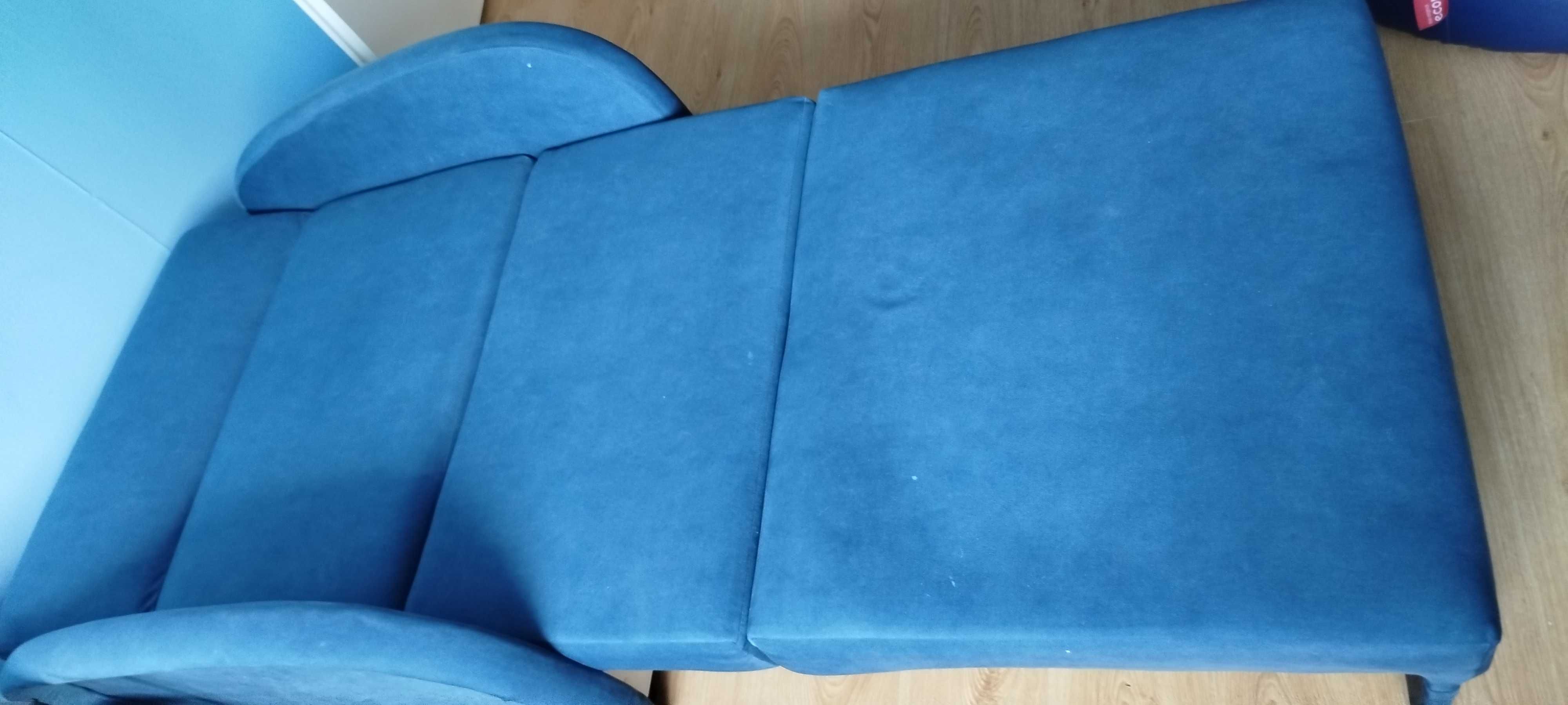 sofa jednoosobowa, młodzieżowa, do spania. Z pojemnikiem na pościel