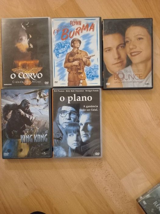 Nove DVDs diversos