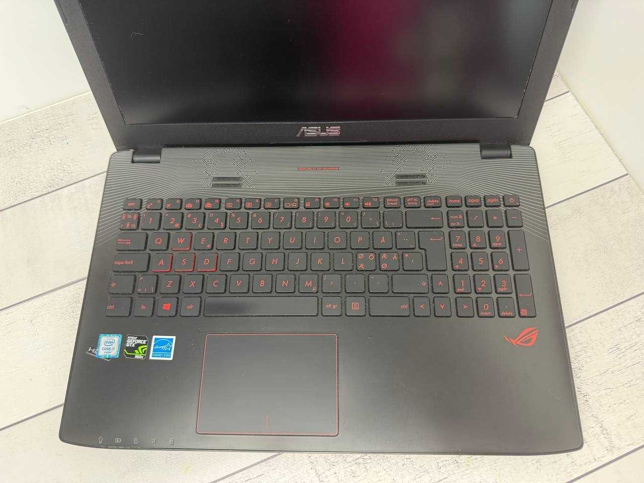 Asus GL552V intel  i7-6700HQ   GTX 960 2gb 8ram  ssd 256 Full HD