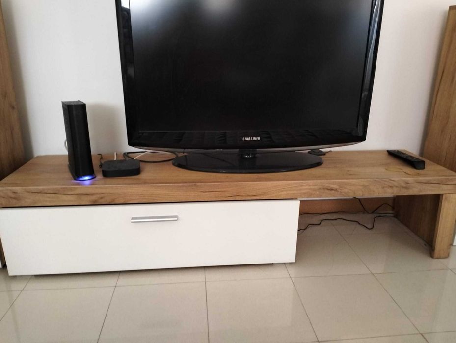 Movél de TV em madeira