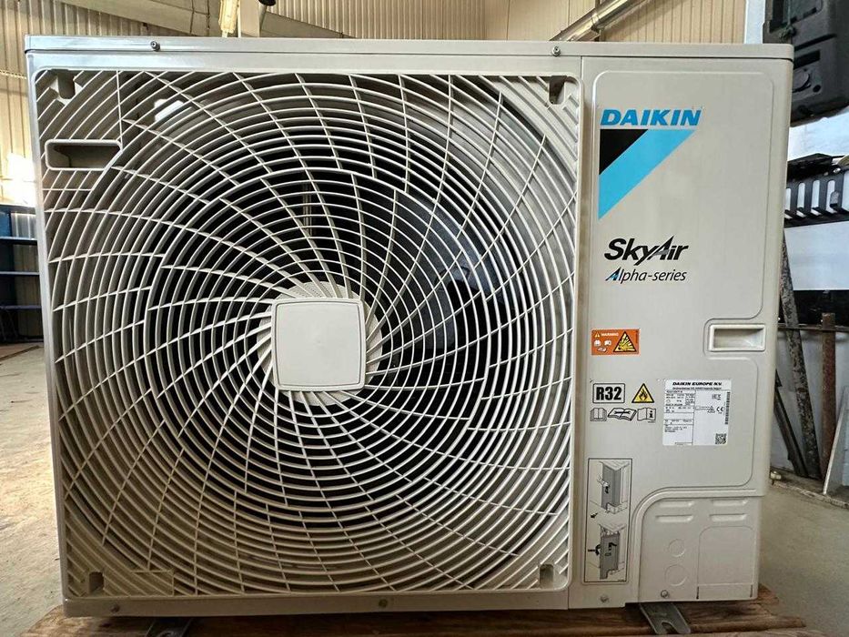 Фактично новий інверторний Daikin RZAG125N7Y1B Sky Air Alpha R32 FHQ-C