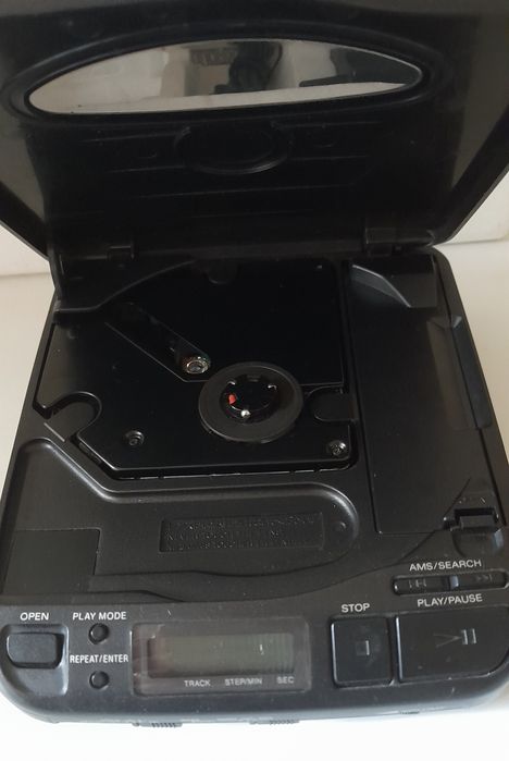 SONY Discman D-33  Retro Portable CD Player com avaria - ÚLTIMOS DIAS