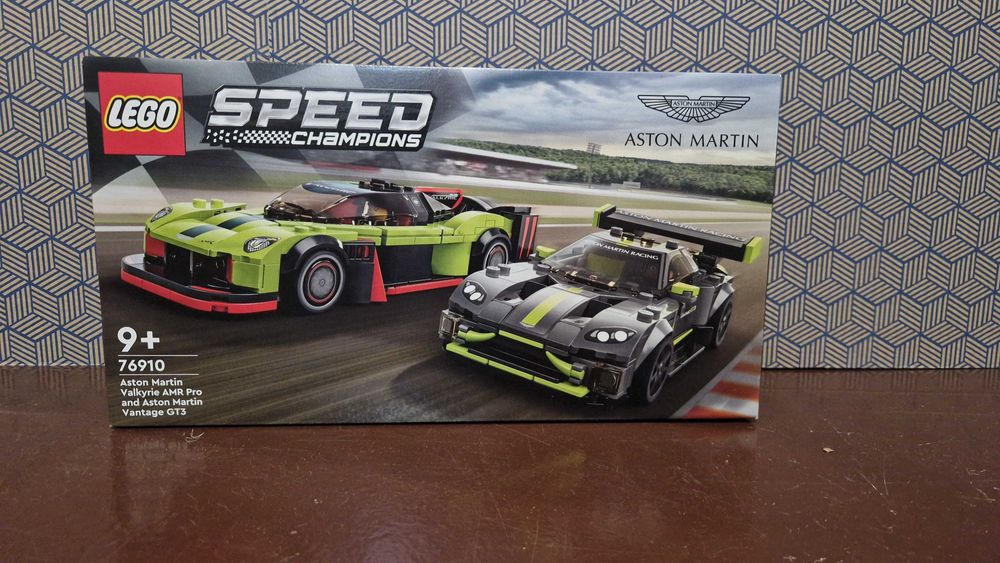 Lego Speed Champions 76910 - Aston Martin Valkyre e Vantage - Selado