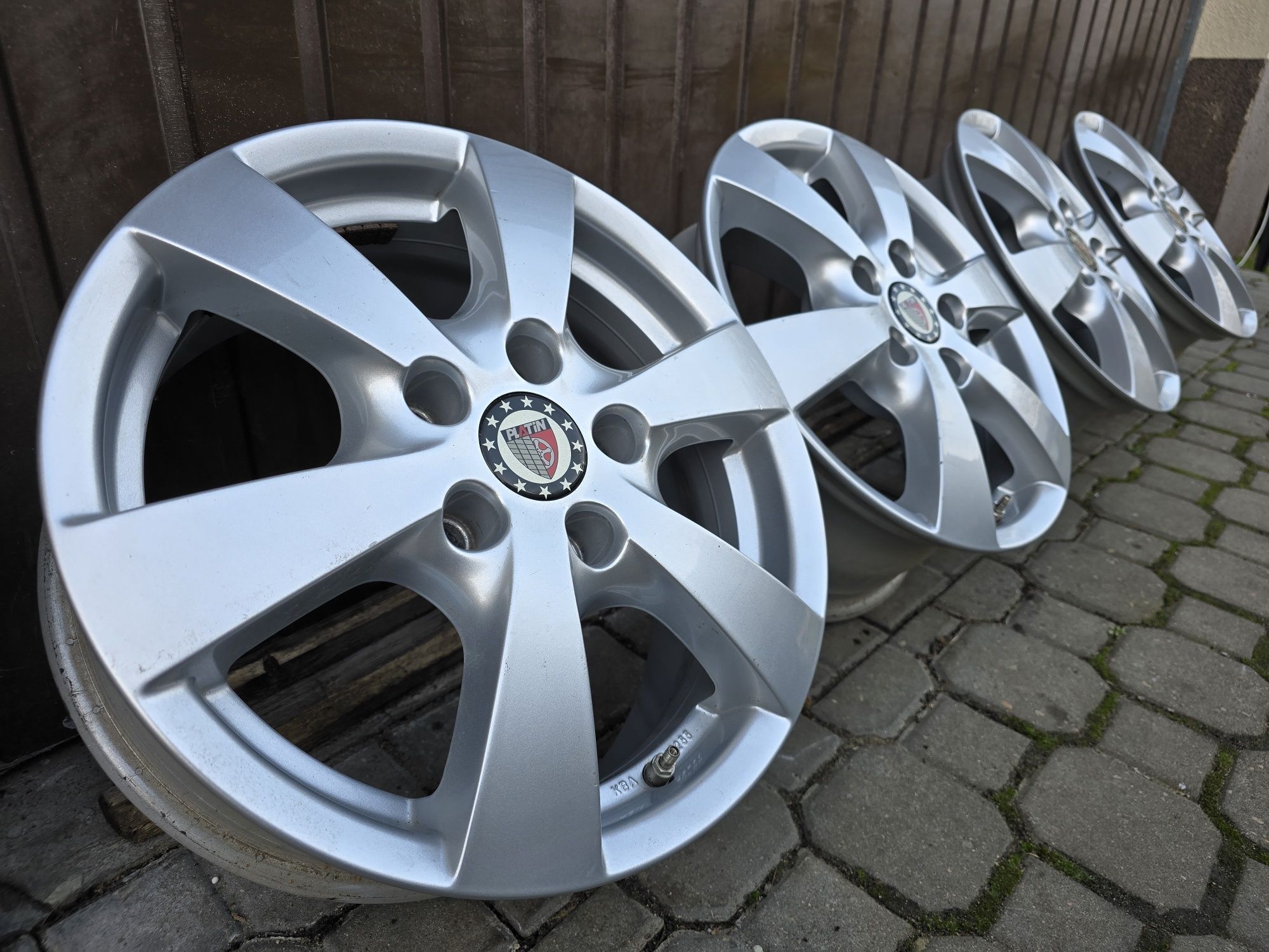 Felgi aluminiowe 16" Kia Ceed 5x114,3 Hyundai i30 i40 Renault Megane