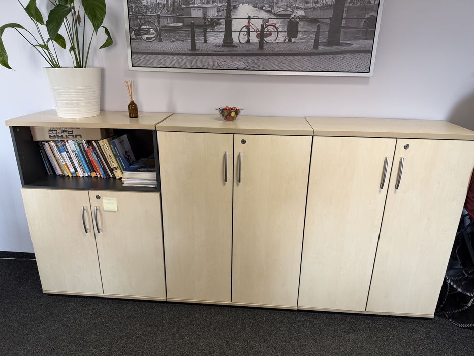 Zestaw mebli biurowych