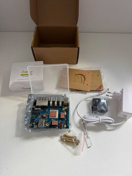 GeeekPi Orange Pi 5 Plus 16 GB LPDDR4  8-rdzeniowy 64-bitowy