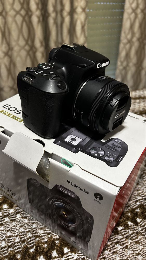 Canon 250d Como Nova (com duas objetivas)