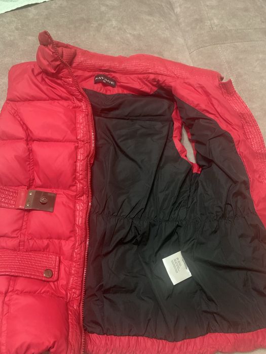 Пропоную жіночу пухову жилетку 46 розмір.